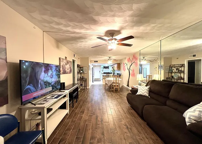 Bayshore Yatch Tennis Condo 2Br 3 Beds, Walking Distance To Beautiful Quite Beach