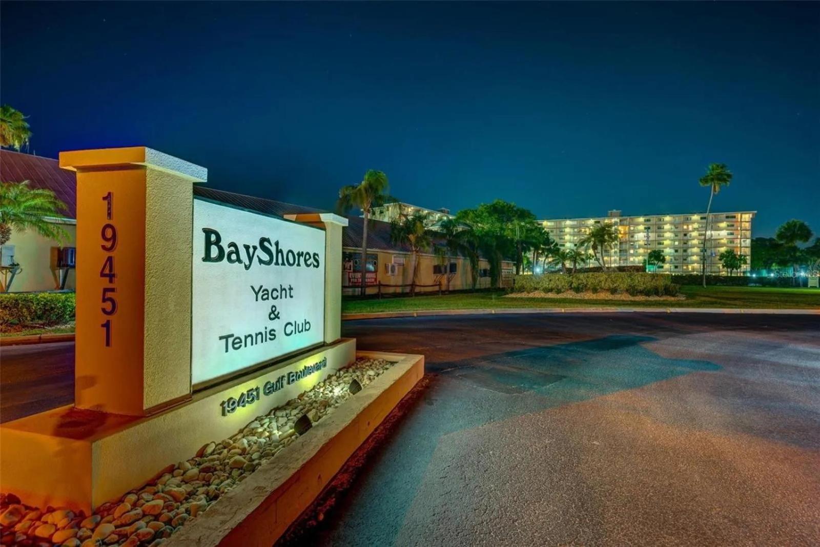 Holiday home Bayshore Yatch Tennis 2br 3 Beds, Walking Distance To Beautiful Quite *